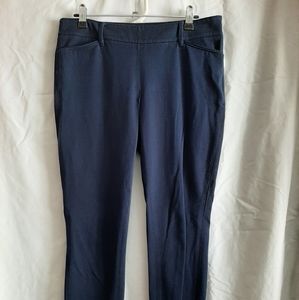 Navy blue cropped slim cut pants